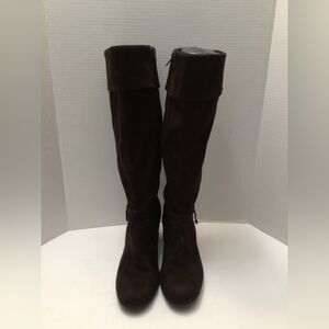 Women’s Elegant Brown Knee-High Boots size 9W